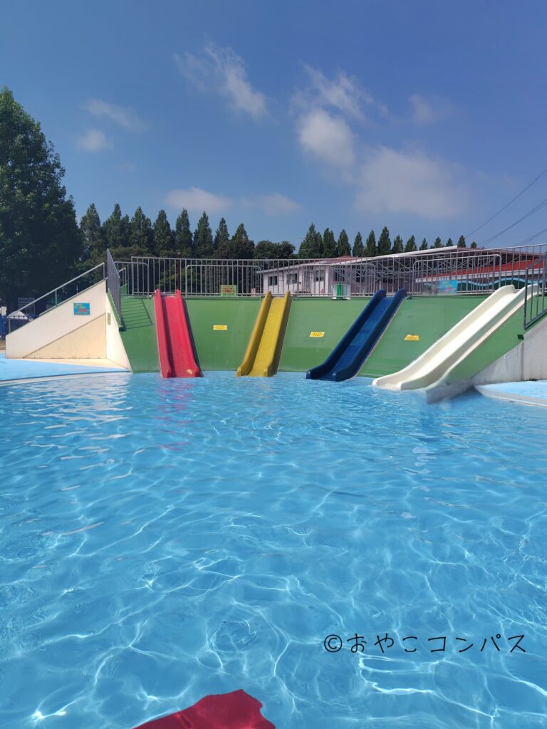 はなさきふれあいパークプール＿滑り台